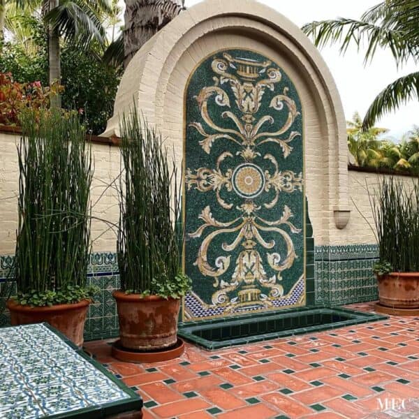 dekorr dark green and golden beige marble mosaic arched niche outdoor
