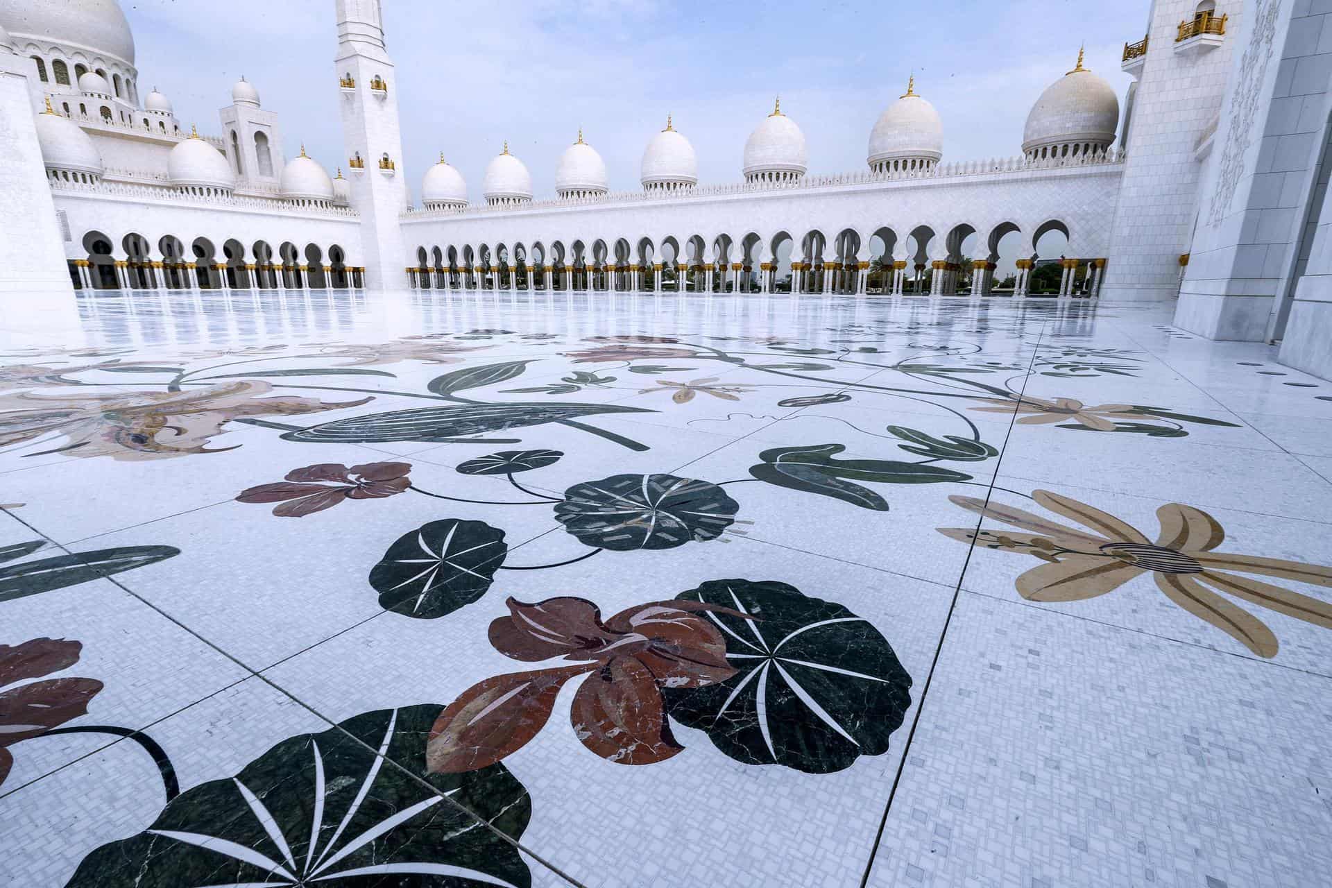 an ethnic mosaic art of floral pattern in Sheikh zayed mosque